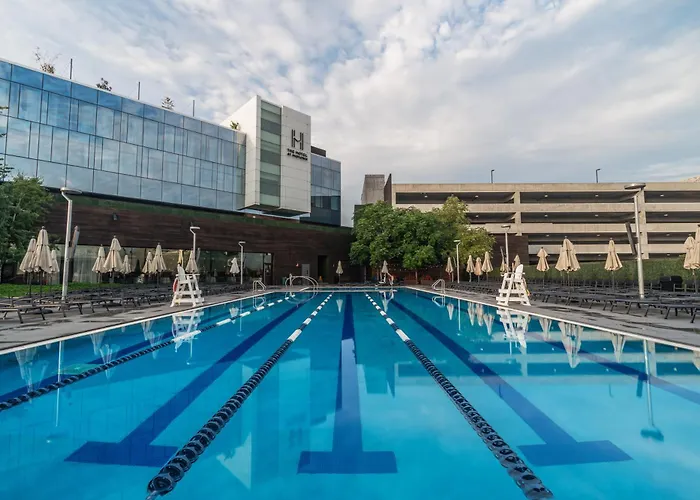 The & Athletic Club At Midtown Resort Chicago