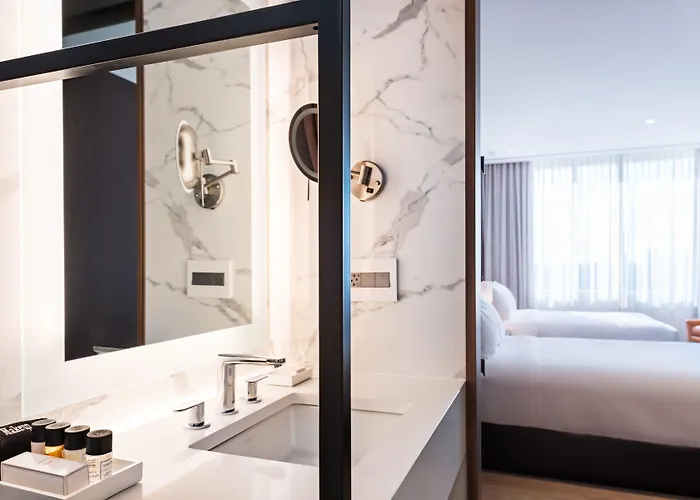 The & Athletic Club At Midtown Resort 4*