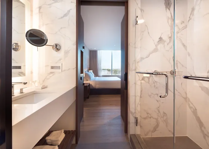 The & Athletic Club At Midtown Resort 4*