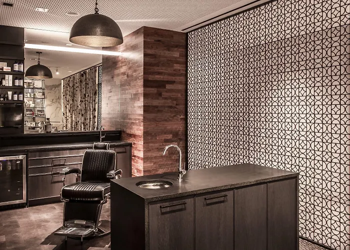 Resort The & Athletic Club At Midtown Chicago