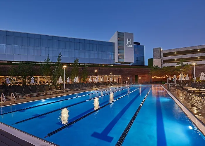 The & Athletic Club At Midtown Курортный комплекс