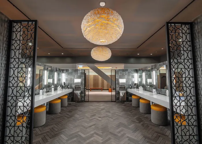 Resort The & Athletic Club At Midtown 4*