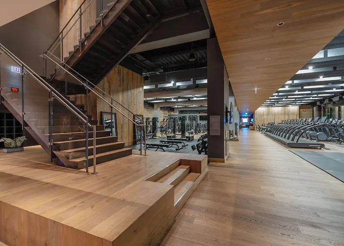 The & Athletic Club At Midtown 4*